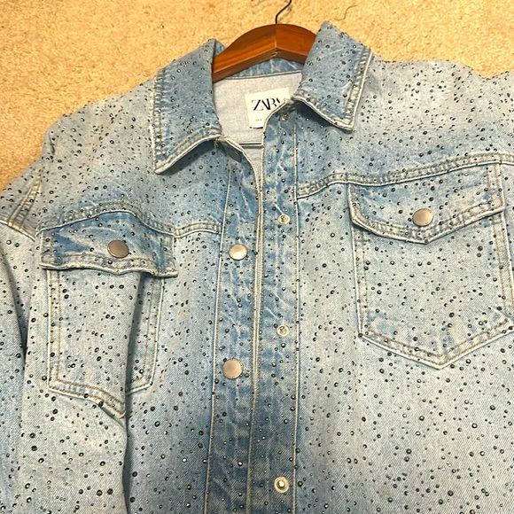Zara jeans jacket with a stud - Picture 2 of 8